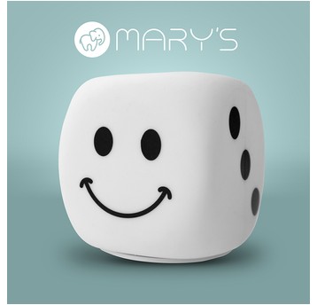 MARY'S lampka nocna LED kostka biała